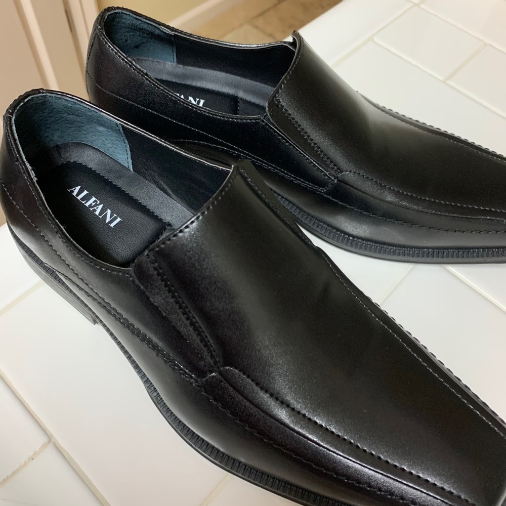 Men’s New Alfani Dress Shoes Size:10